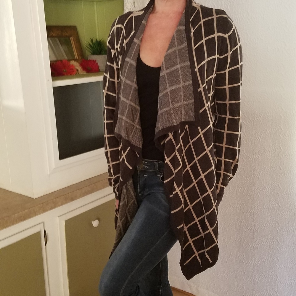 CHECKERED FLYAWAY FRONT CARDIGAN